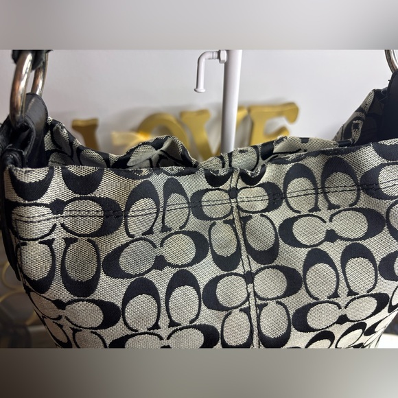 Coach 2011 Penelope hobo shoulder bag GUC - Picture 3 of 16